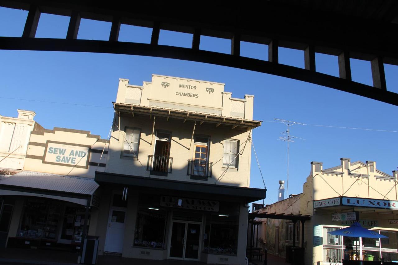 Mentor Chambers Apartment Bed & Breakfast West Wyalong Zewnętrze zdjęcie
