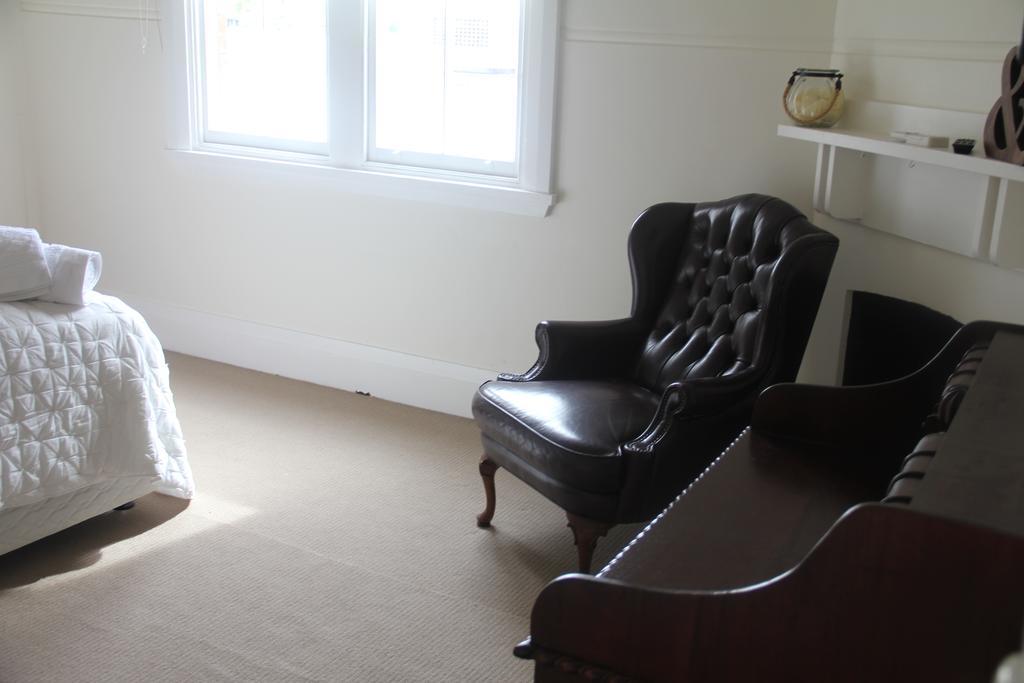 Mentor Chambers Apartment Bed & Breakfast West Wyalong Pokój zdjęcie