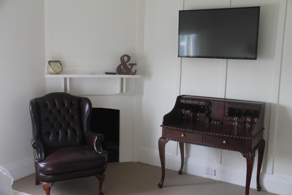 Mentor Chambers Apartment Bed & Breakfast West Wyalong Pokój zdjęcie
