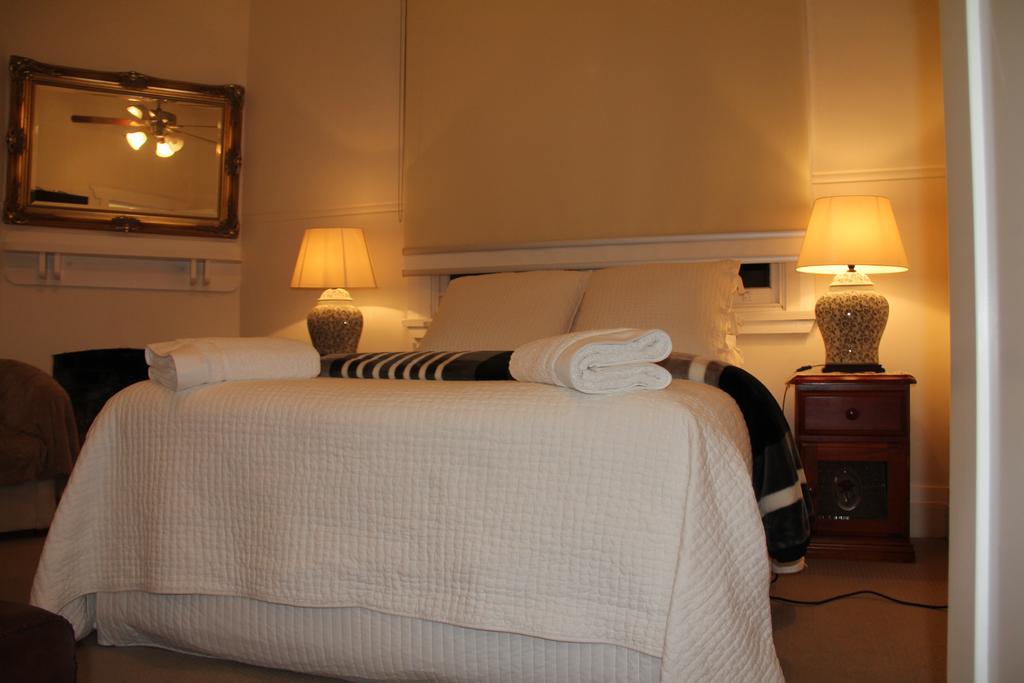 Mentor Chambers Apartment Bed & Breakfast West Wyalong Pokój zdjęcie
